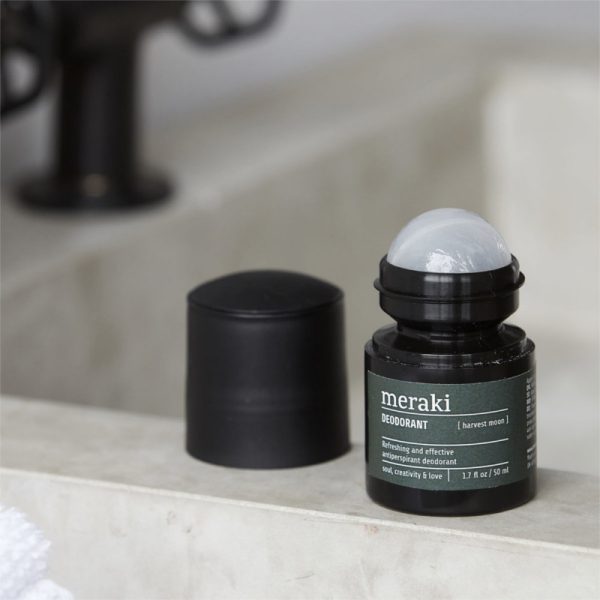 from Meraki.The deodorant has a fresh and spicy scent of rosemary and keeps you dry - even when you are physically active or exercising - and is gentle to the skin. The d